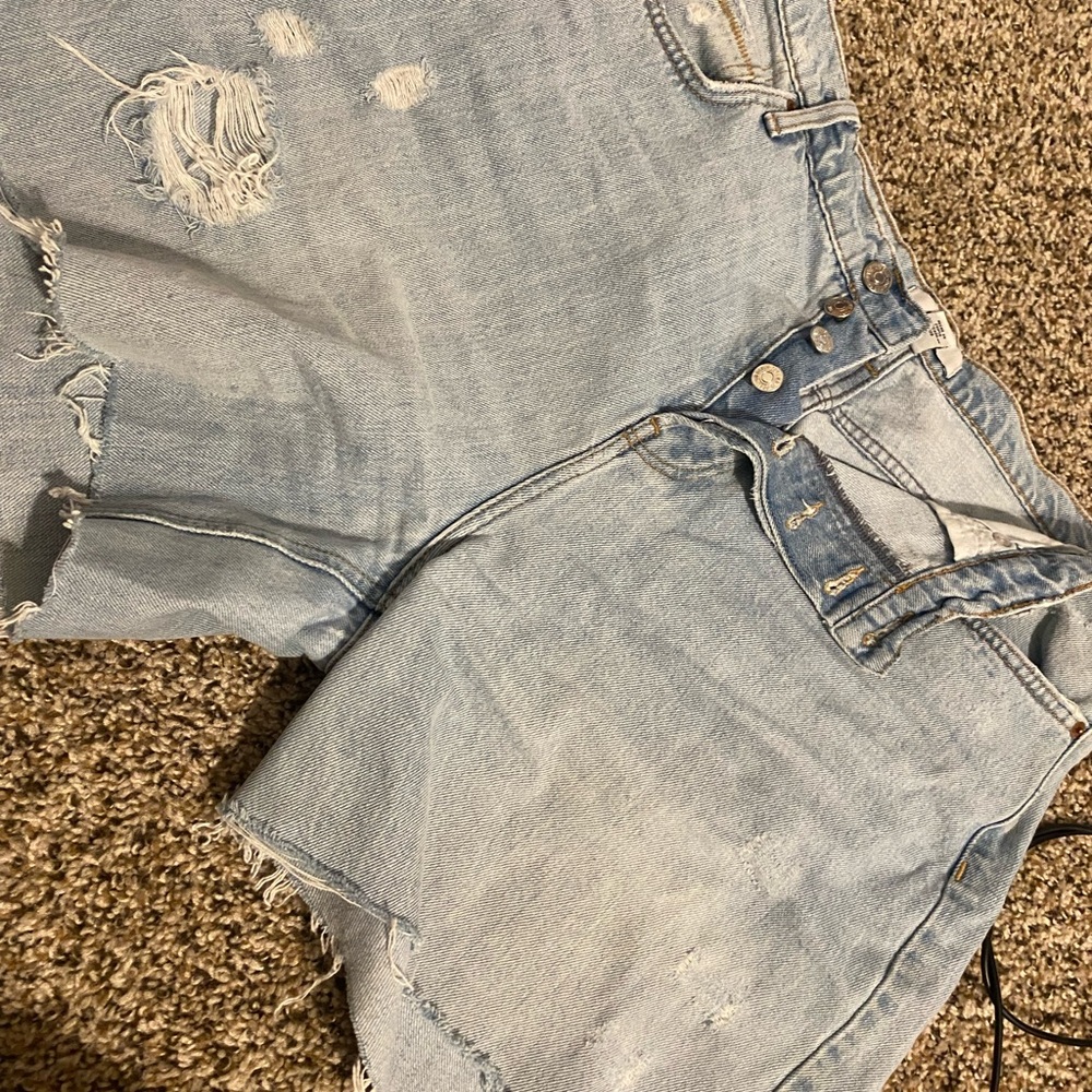 Really cool baggy forever 21 jorts ! They have been cut up and can also be fixed
